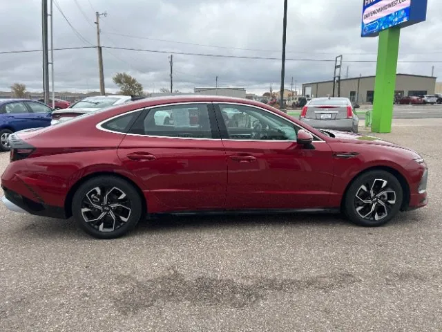 Hyundai Sonata photo 6