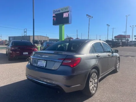 More photos of 2013 Chrysler 200 LX at Drive Now Wichita, KS