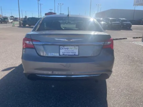 More photos of 2013 Chrysler 200 LX at Drive Now Wichita, KS