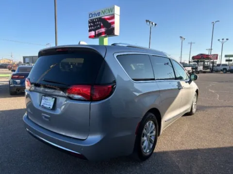 More photos of 2019 Chrysler Pacifica Touring L at Drive Now Wichita, KS