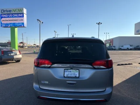 More photos of 2019 Chrysler Pacifica Touring L at Drive Now Wichita, KS