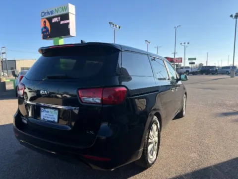 More photos of 2017 Kia Sedona LX at Drive Now Wichita, KS