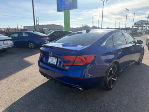 More photos of 2018 Honda Accord Sedan Sport 2.0T at Drive Now Wichita, KS