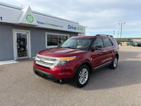 Red 2013 Ford Explorer XLT for sale in Wichita, KS