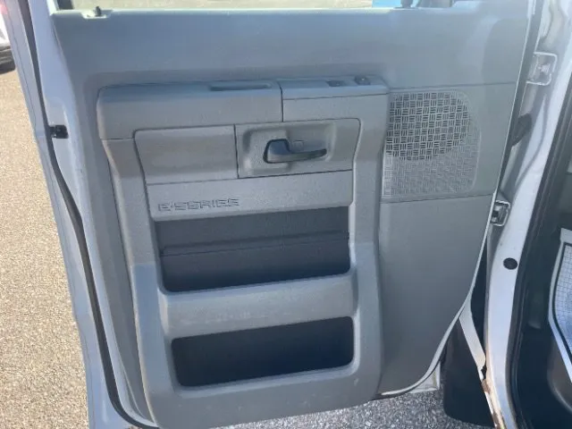Ford Econoline photo 14