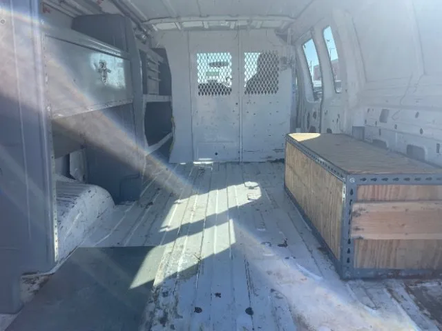 Ford Econoline photo 9