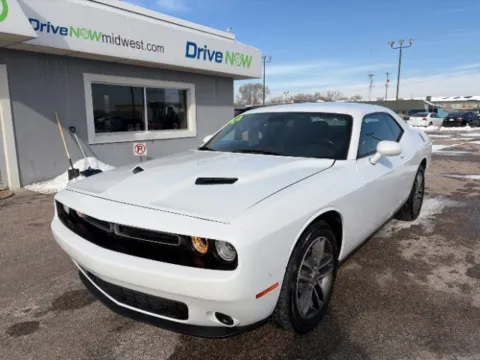 White 2019 Dodge Challenger SXT for sale in Wichita, KS