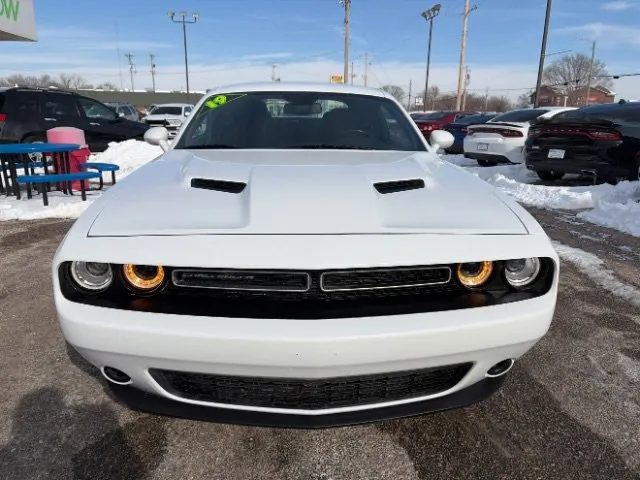 Dodge Challenger photo 8