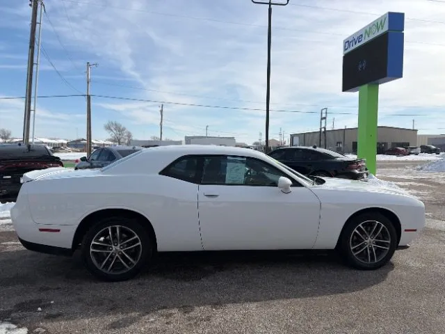 Dodge Challenger photo 6