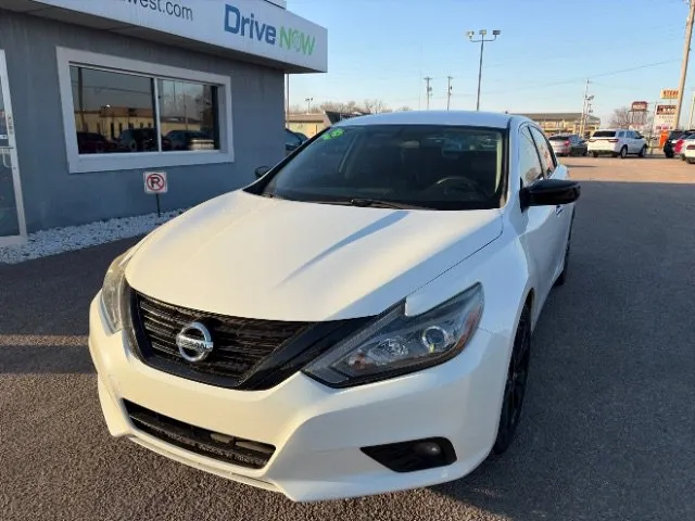 White 2018 Nissan Altima 2.5 SR for sale in Wichita, KS
