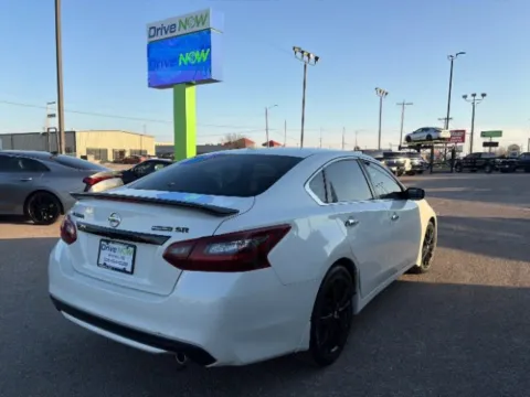 More photos of 2018 Nissan Altima 2.5 SR at Drive Now Wichita, KS