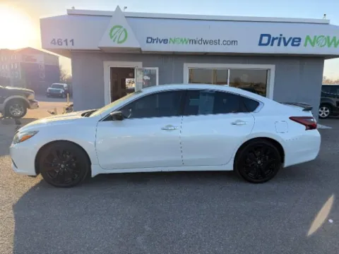Photos of 2018 Nissan Altima 2.5 SR for sale in Wichita, KS at Drive Now Wichita