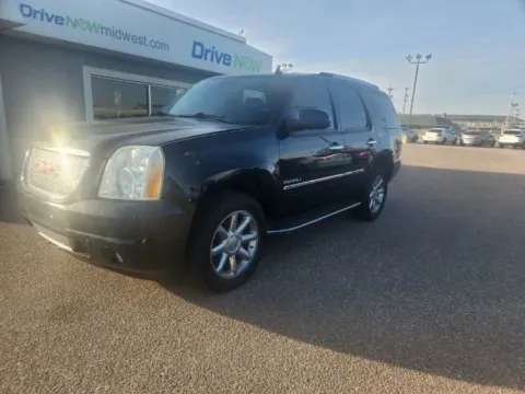 Black 2011 GMC Yukon Denali for sale in Wichita, KS