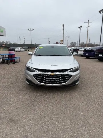 Silver 2019 Chevrolet Malibu LT for sale in Wichita, KS