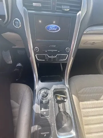 Ford Fusion photo 12