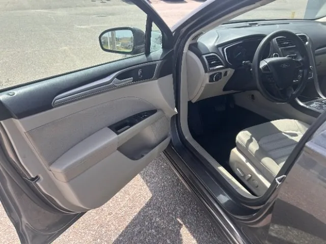 Ford Fusion photo 24