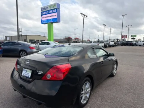 More photos of 2008 Nissan Altima 3.5 SE at Drive Now Wichita, KS