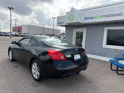 Another view of 2008 Nissan Altima 3.5 SE for sale in Wichita, KS at Drive Now Wichita