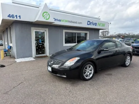 Black 2008 Nissan Altima 3.5 SE for sale in Wichita, KS