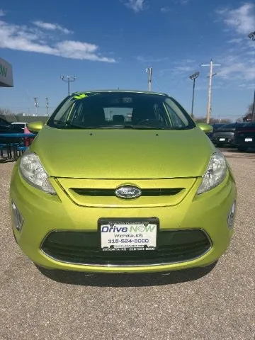 Ford Fiesta photo 2