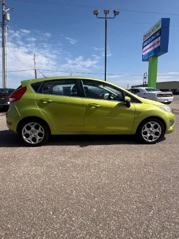 Ford Fiesta photo 8