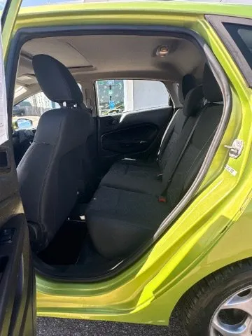 Ford Fiesta photo 10