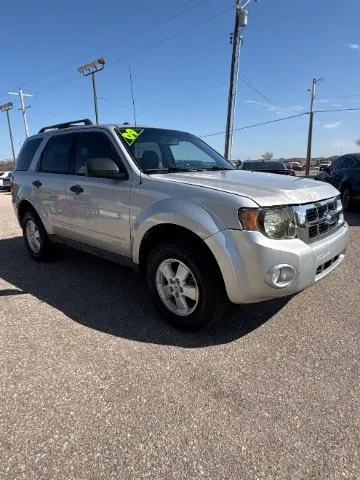 Silver 2009 Ford Escape XLT for sale in Wichita, KS