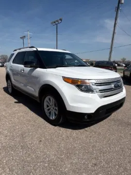 White 2013 Ford Explorer XLT for sale in Wichita, KS