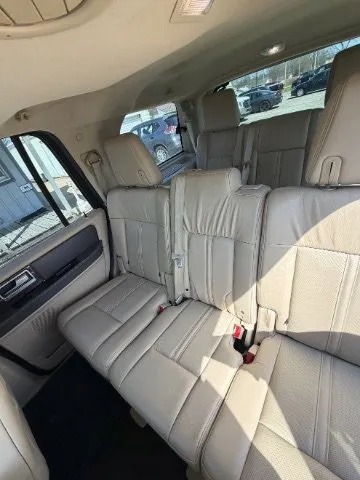 Lincoln Navigator photo 8