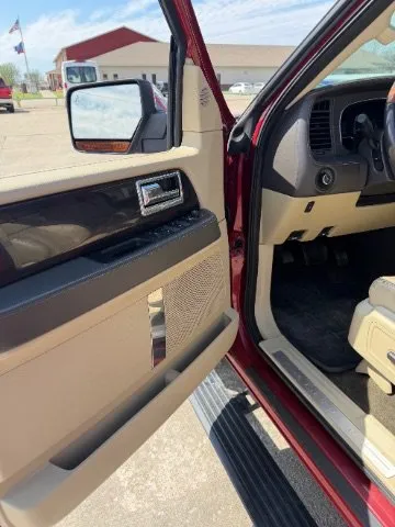 Lincoln Navigator photo 10