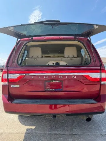 Lincoln Navigator photo 5