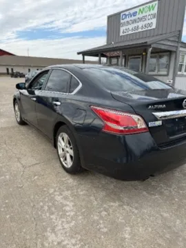 More photos of 2013 Nissan Altima 2.5 SL at Drive Now Wichita, KS