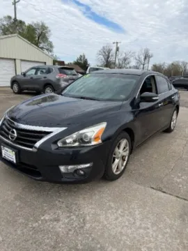 Blue 2013 Nissan Altima 2.5 SL for sale in Wichita, KS