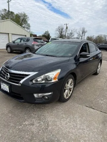 Blue 2013 Nissan Altima 2.5 SL for sale in Wichita, KS