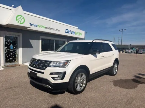 White 2017 Ford Explorer XLT for sale in Wichita, KS