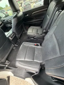 More photos of 2016 Toyota Highlander Limited V6 at Drive Now Wichita, KS