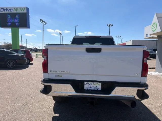 Chevrolet Silverado photo 4