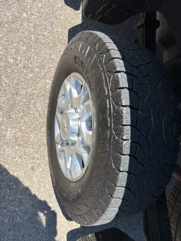 Chevrolet Silverado photo 14