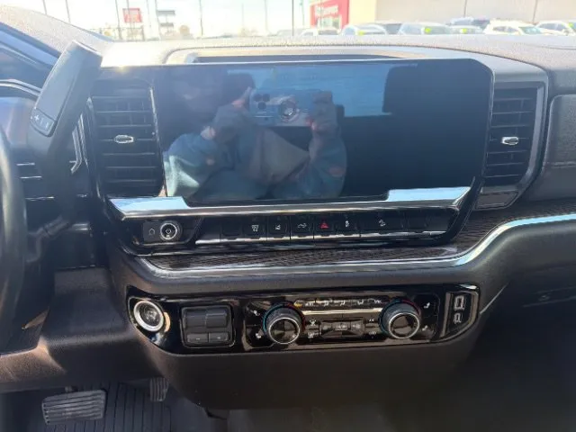 Chevrolet Silverado photo 11