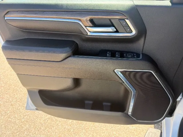 Chevrolet Silverado photo 13