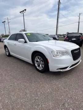 White 2016 Chrysler 300 Limited for sale in Wichita, KS