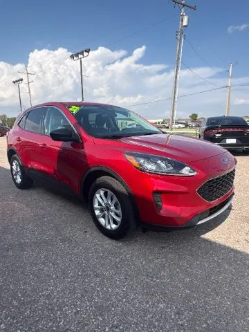 Red 2022 Ford Escape SE for sale in Wichita, KS