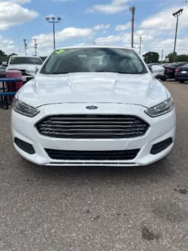 Photos of 2014 Ford Fusion SE for sale in Wichita, KS at Drive Now Wichita