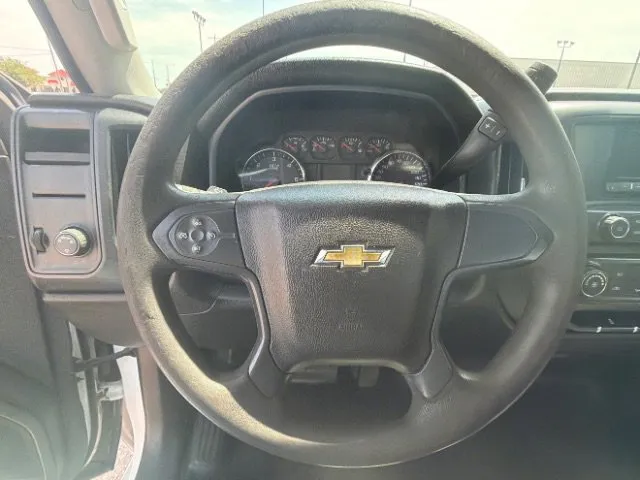 Chevrolet Silverado photo 13