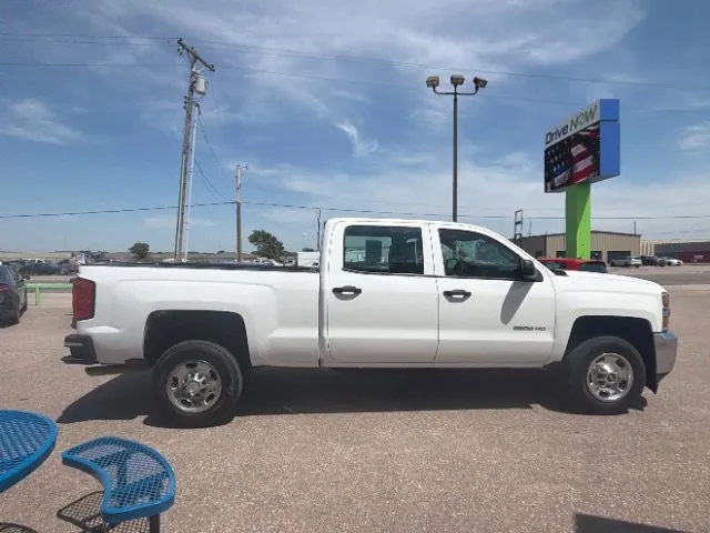 Chevrolet Silverado photo 6