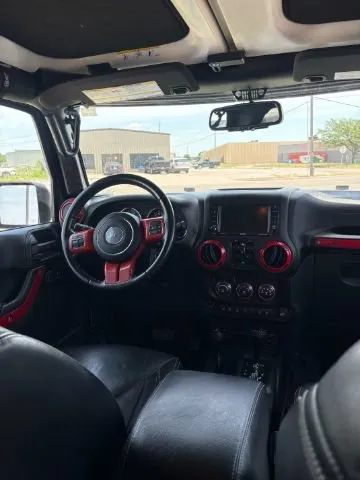Jeep Wrangler photo 8