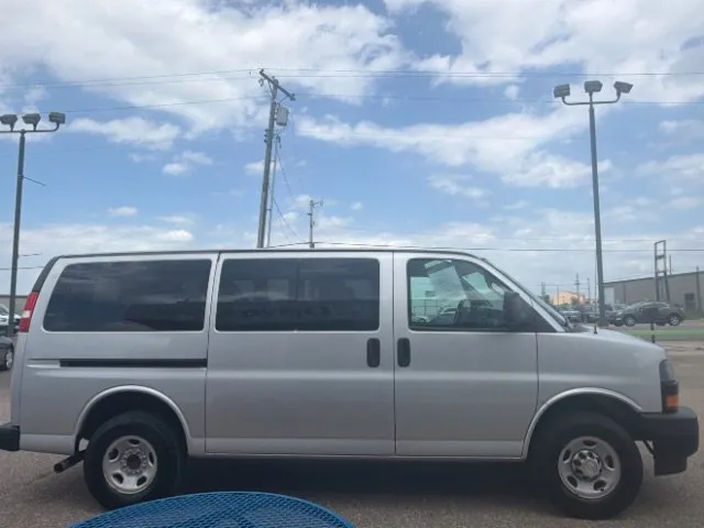 Chevrolet Express photo 6