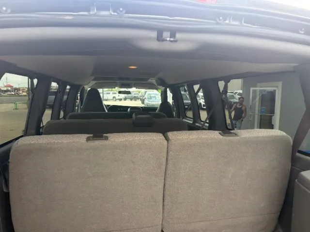 Chevrolet Express photo 9