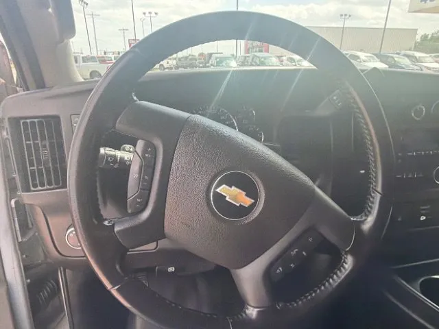 Chevrolet Express photo 13