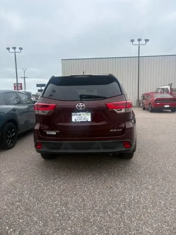 Toyota Highlander photo 5